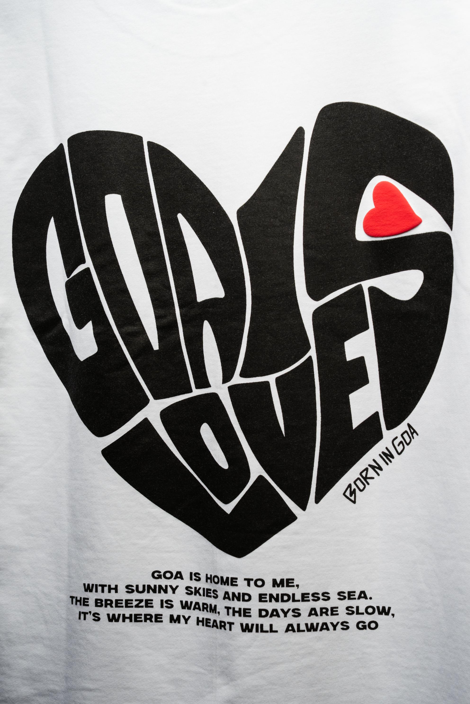 Goa is love puffed heart Oversized t-shirt (White)