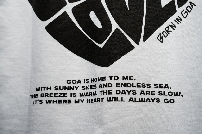 Goa is love puffed heart Oversized t-shirt (White)