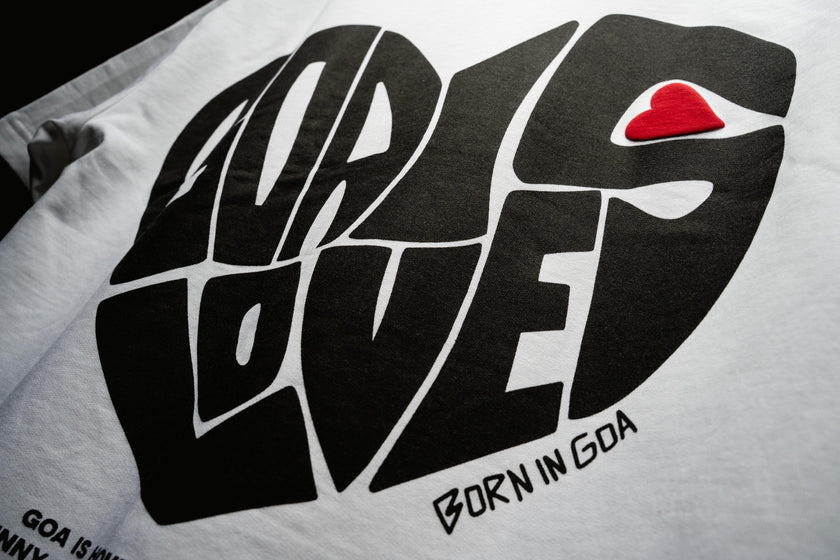 Goa is love puffed heart Oversized t-shirt (White)