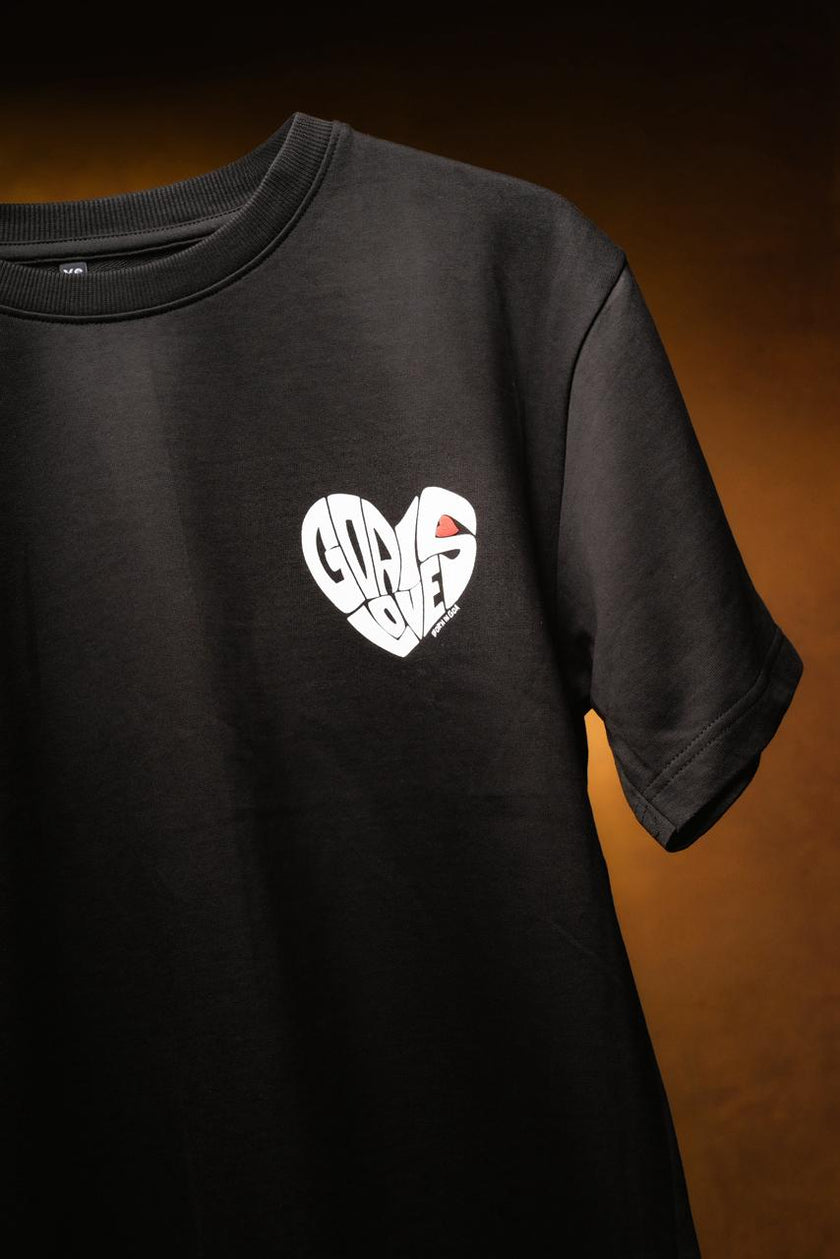 Goa is love puffed heart Oversized t-shirt (Black)